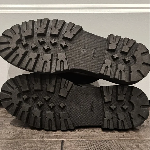 Steve Madden Black Chunky Mule Loafers with Gold Detailed Hardware Sz 9.5 - Picture 5 of 7